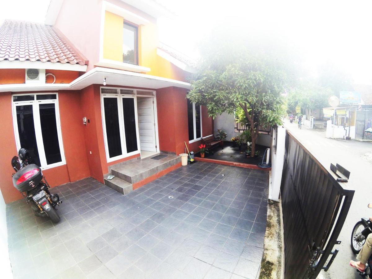 Minggiran Street Homestay Jogja Yogyakarta Ngoại thất bức ảnh
